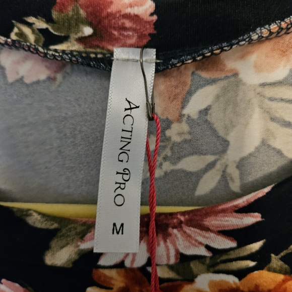 Acting Pro top NWT - Picture 6 of 8